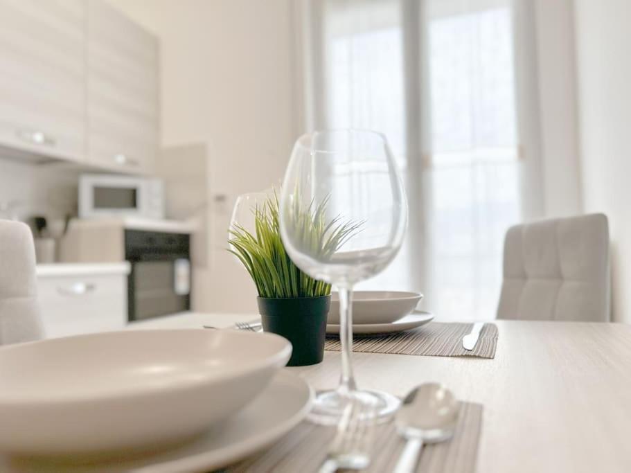 Elegant Apartment - Wifi - Smart Tv - Netflix Генуя Екстер'єр фото