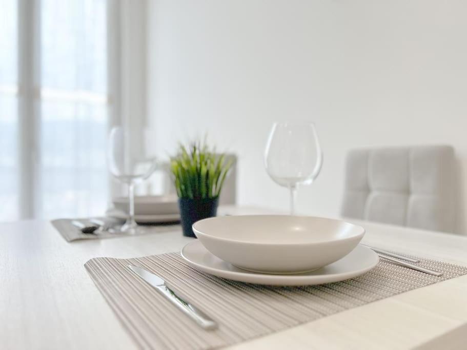 Elegant Apartment - Wifi - Smart Tv - Netflix Генуя Екстер'єр фото